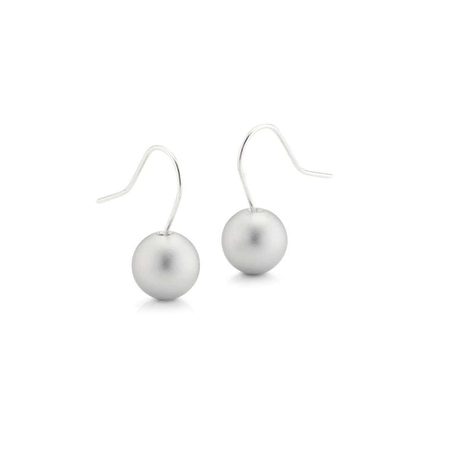 Oorbellen LINNE Zilverkleur | O39